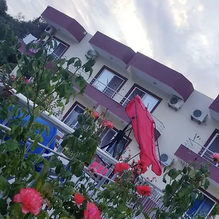 Rose Konukevi 3*